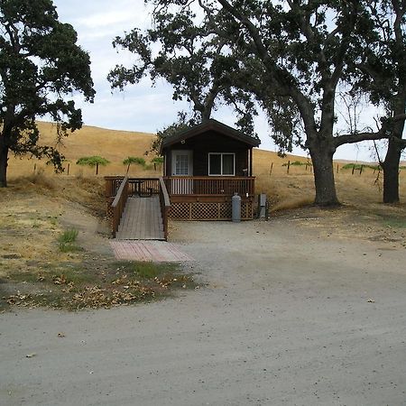 San Benito Camping Resort One-Bedroom Cabin 9 Paicines エクステリア 写真