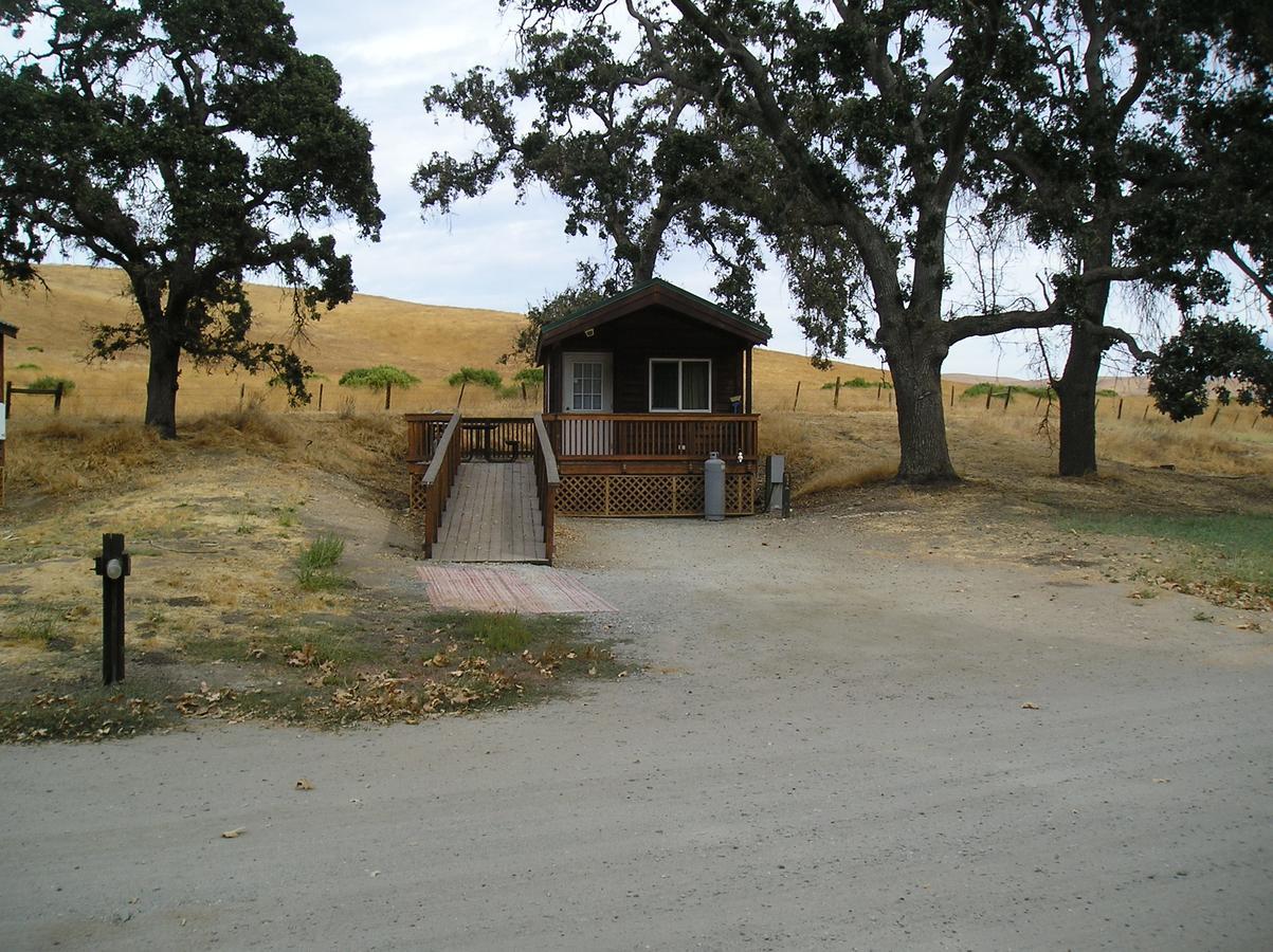 San Benito Camping Resort One-Bedroom Cabin 9 Paicines エクステリア 写真