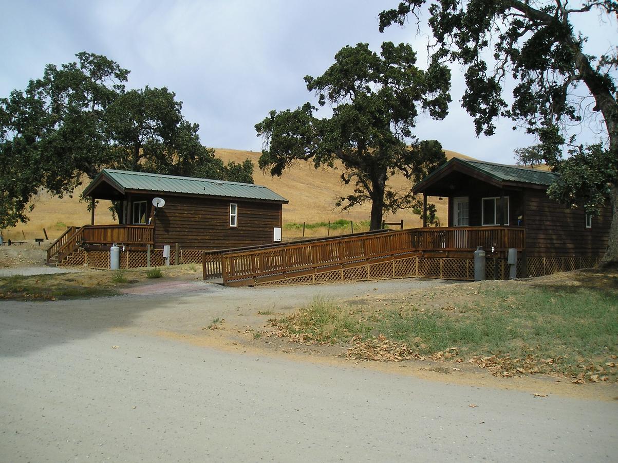 San Benito Camping Resort One-Bedroom Cabin 9 Paicines エクステリア 写真